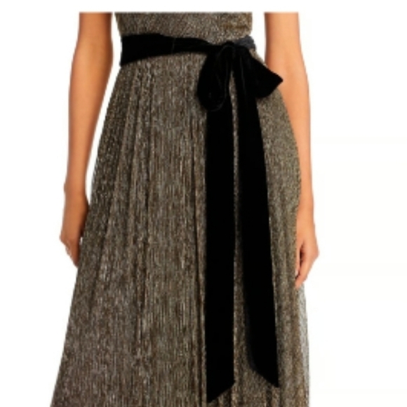 ​Aqua Formal Shimmering Metallic One-Shoulder Gown Size 6 - Picture 4 of 9